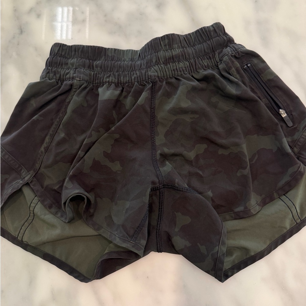 LULULEMON Tracker Shorts